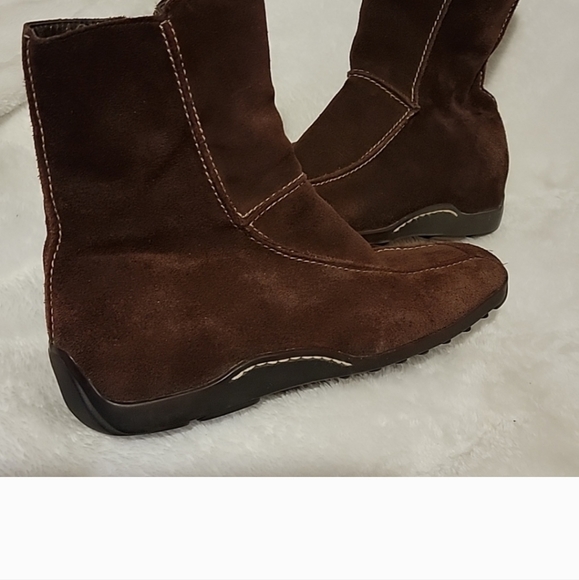 Boots - Picture 5 of 7